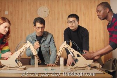 تولید نخستین بازوی رباتیك تمام چوبی همه كاره